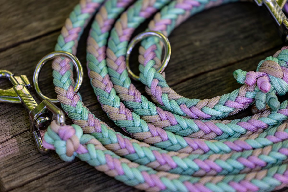 Hundeleine "Candy Blossom" aus Paracord